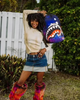 Mochila DLXR «Nibbler Eats Shark» de Futurama