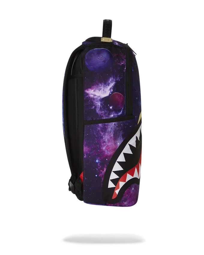 Mochila DLXR «Nibbler Eats Shark» de Futurama
