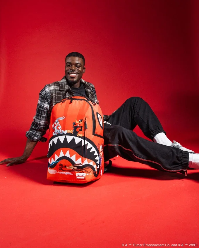Mochila DLXSR «LOONEY TUNES: LA HUIDA DEL TIBURÓN»