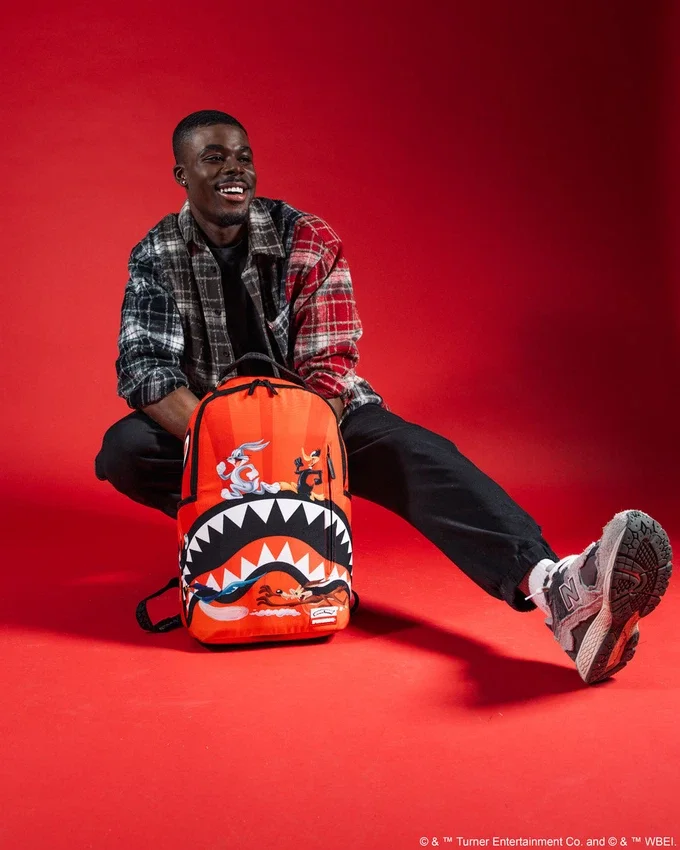 Mochila DLXSR «LOONEY TUNES: LA HUIDA DEL TIBURÓN»