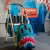 Mochila «Dripps Sharks» de la colaboración con el artista Jorge Rodríguez
