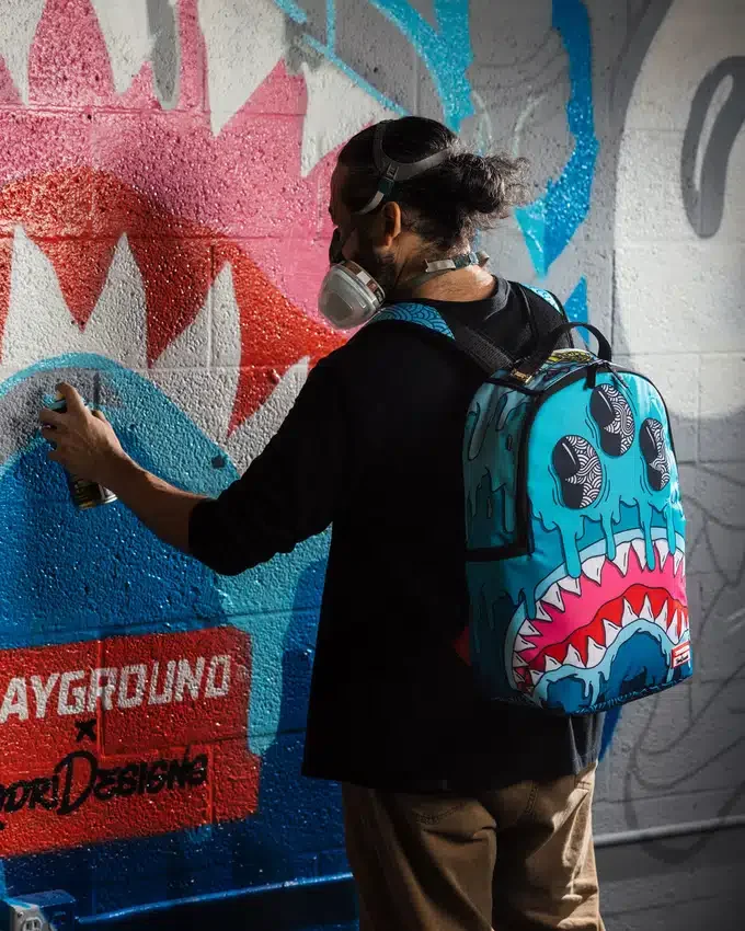 Mochila «Dripps Sharks» de la colaboración con el artista Jorge Rodríguez
