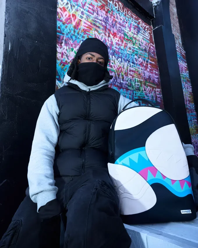 Mochila «ENTER THE VOID»