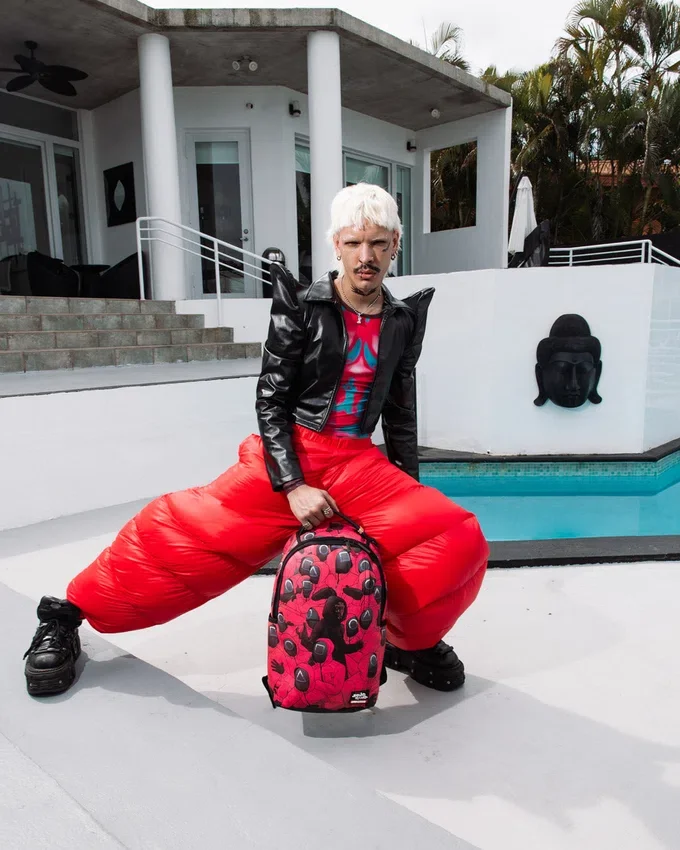Mochila «FRONT MAN CREW» de la colaboración con «SQUID GAME»