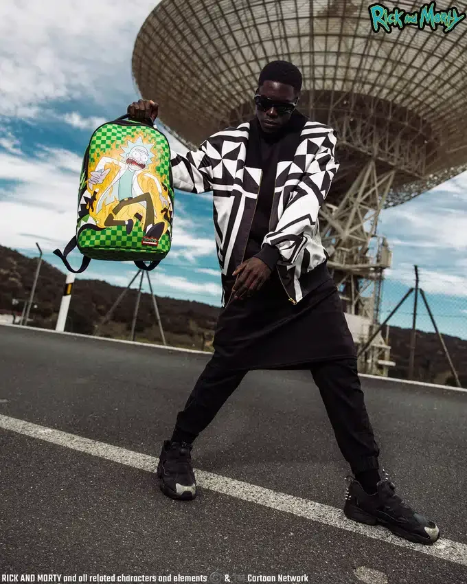 Mochila «INTO THE FURY» de RICK & MORTY (DLXV)