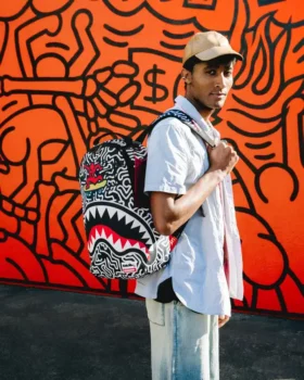 MOCHILA KEITH HARING SKATER SHARK DLXSR