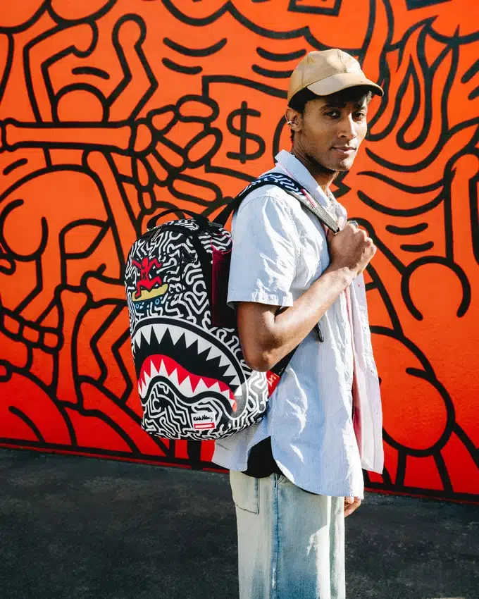 MOCHILA KEITH HARING SKATER SHARK DLXSR