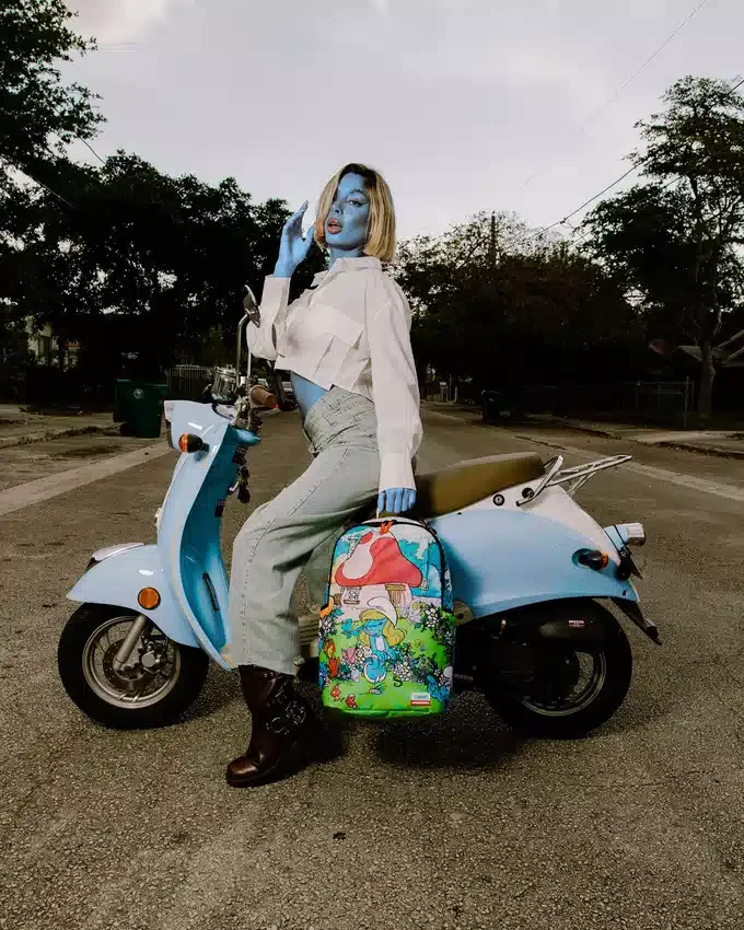 Mochila «LOS PITUFOS EN EL JARDÍN»