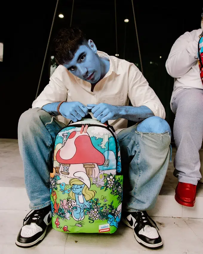 Mochila «LOS PITUFOS EN EL JARDÍN»