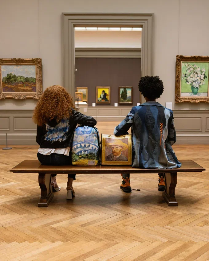 Mochila «MET VAN GOGH: CAMPO DE TRIGO CON CIPRESES»