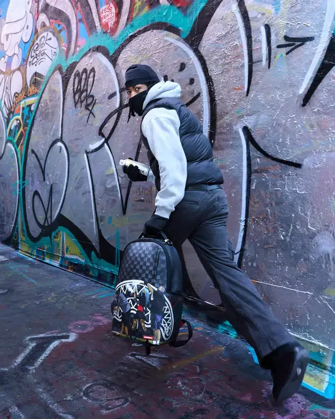 Mochila «MIDNIGHT MURAL»