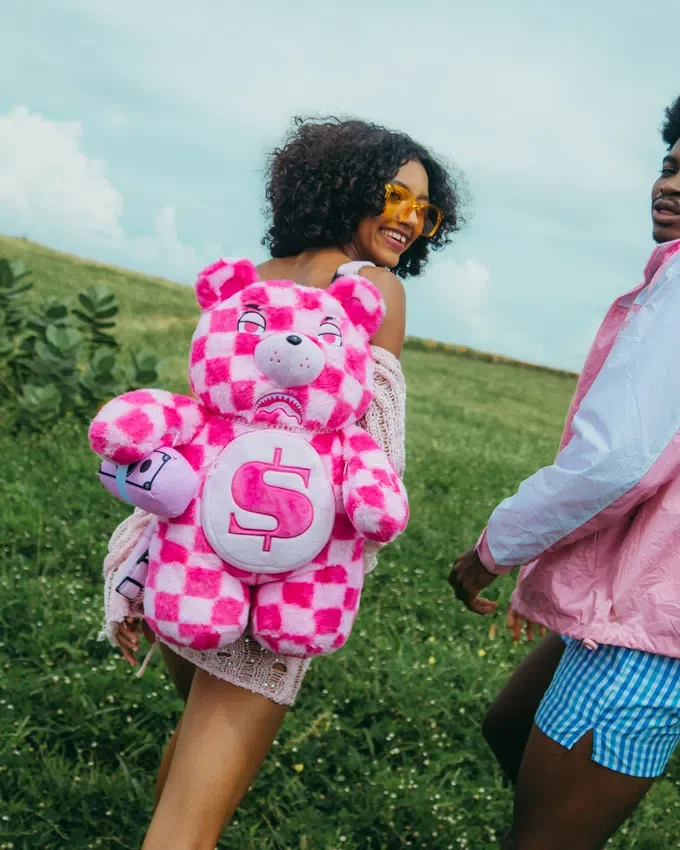 Mochila Moneybear Furzilla Shark (Cuadros Rosas)