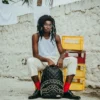 MOCHILA NOIR QUILT CON CADENA DORADA Y MOTIVO DE TIBURÓN (DLXV)