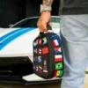 MOCHILA PARA SNACKS JAMES FIRST CLASS GLOBAL FLAGS