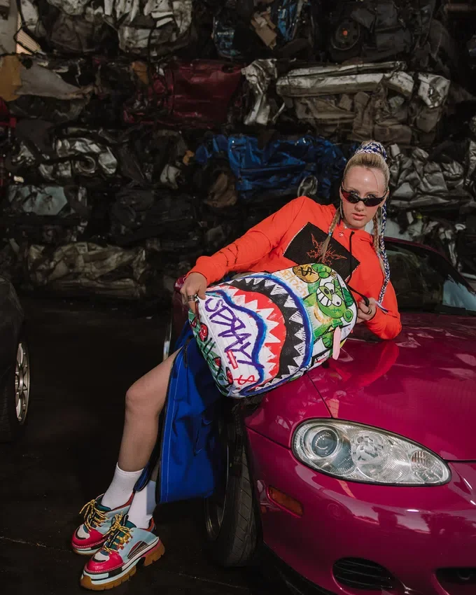 Mochila «SCRIBBLE ME RICH»