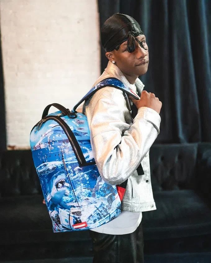 MOCHILA SHARK PARTY (DLXV)