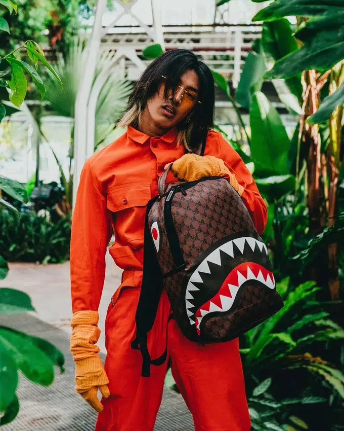 MOCHILA SHARKS AND SKULLS (DLXV)