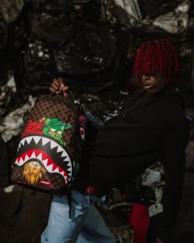 Mochila «Sharks in Paris Characters Sneakin» (DLXV)