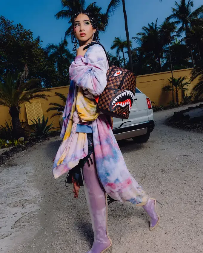 Mochila «Sharks in Paris Grin & Grind Savage»