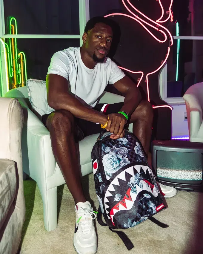 MOCHILA SHARKS IN PARIS NIGHTFALL (DLXV)