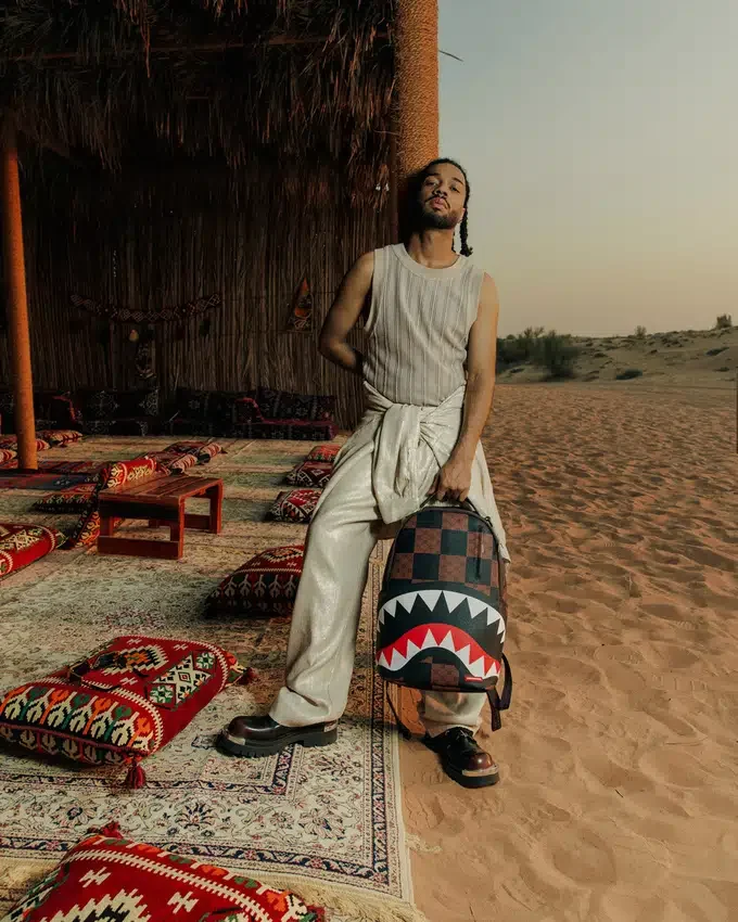 Mochila «THAT BIG CHECK SHARK»