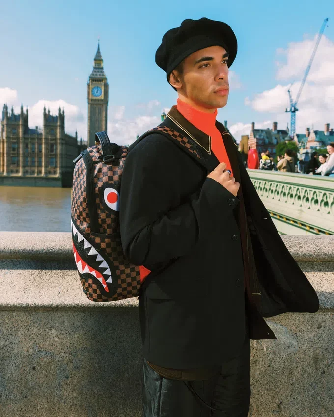Mochila «THE PRIVATE JET SHARK CLUB»