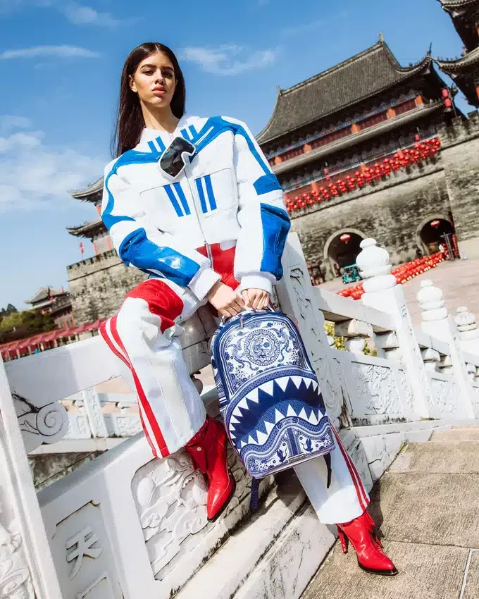 Mochila «TIGRE, FÉNIX Y SHARK» de PORCELANA