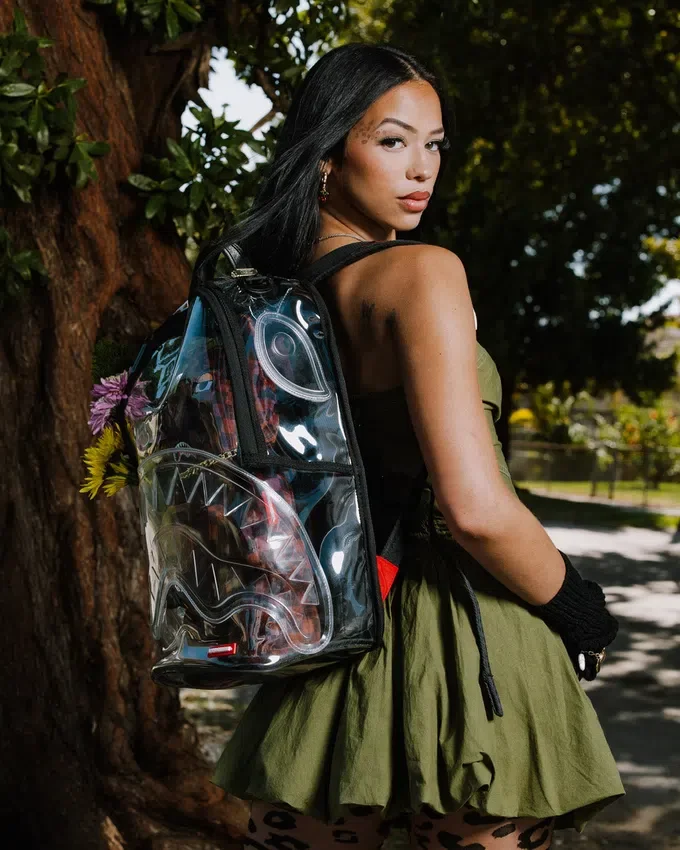 Mochila TRANSPARENTE - OSO «Sharks in Paris»
