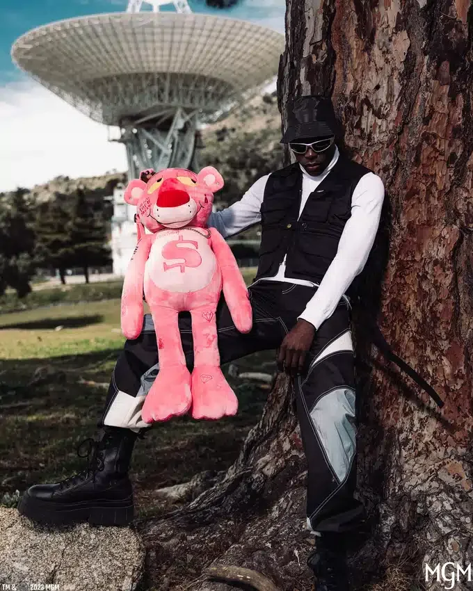 Mochila «UP TO NO GOOD TEDDY BEAR» de la Pantera Rosa