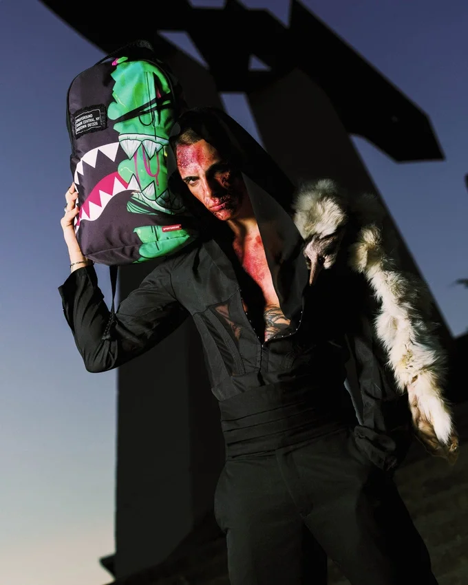 Mochila «ZOMBIE OOZE SHARK CENTRAL»