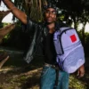 ¡¡¡NOOOO!!! UNA MOCHILA REVERSIBLE: DE TERCIOPELO MORADO A LA MOCHILA «OG SHARKS IN PARIS»