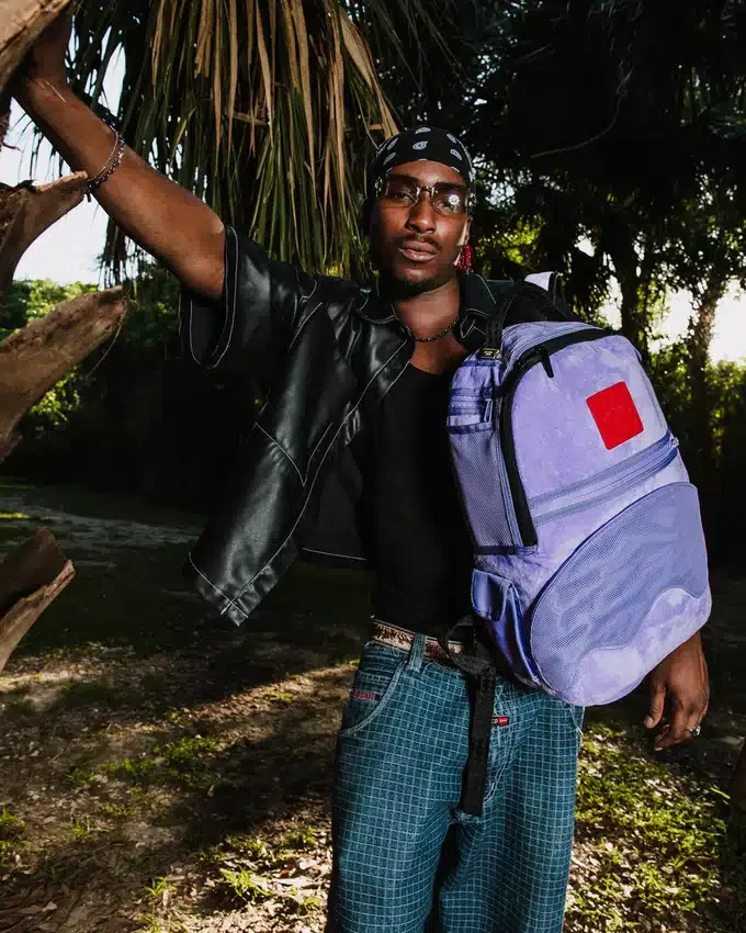 ¡¡¡NOOOO!!! UNA MOCHILA REVERSIBLE: DE TERCIOPELO MORADO A LA MOCHILA «OG SHARKS IN PARIS»