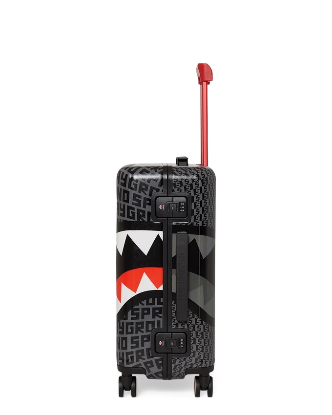 SHARKFINITY STEALTH PILOT: EQUIPAGE DE MANO DE CARCASA RÍGIDA DE SHARKNAUTICS