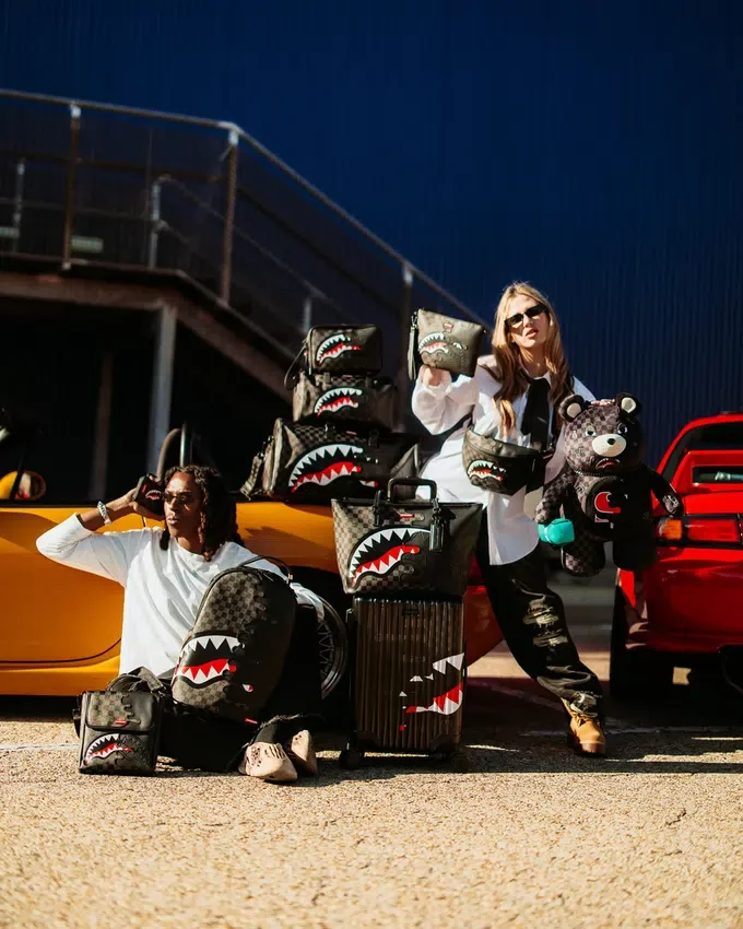 SPEED SHARK SIDE SWIPE NECESER