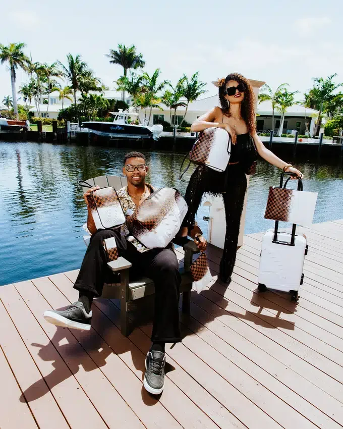 SPRAYSHARKS WORLDWIDE BOLSO DE MANO CROSSOVER CON CORREA DE HOMBRO