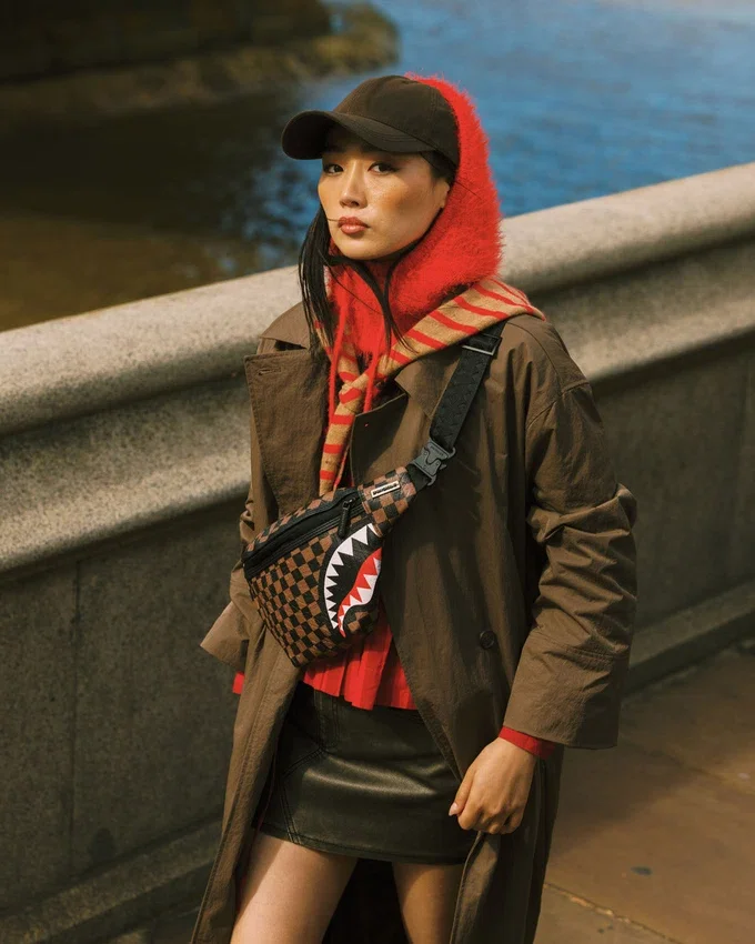 THE PRIVATE JET SHARK CLUB Savvy Bolsos Bandolera