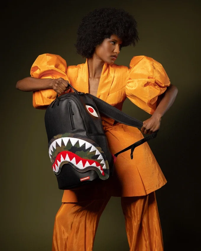VELCRO SHARK - Mochila con 3 Tiburones Intercambiables (DLXV)